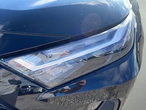 Used 2025 Toyota RAV4 XLE image 9