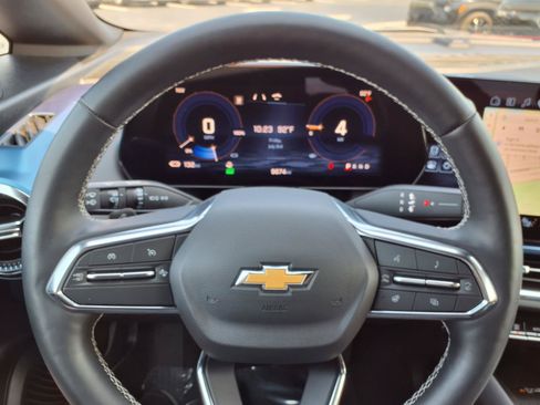 Used 2025 Chevrolet Equinox EV LT w/ Convenience Package FWD image 11