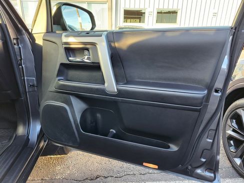 Used 2023 Toyota 4Runner SR5 Premium image 17