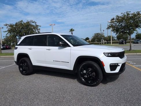 Used 2025 Jeep Grand Cherokee Limited w/ Black Appearance Package RWD image 2