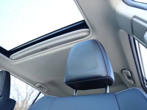 Used 2018 Toyota RAV4 Limited image 12