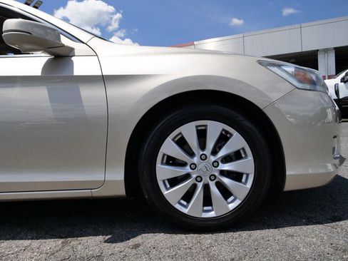 Used 2015 Honda Accord EX image 32