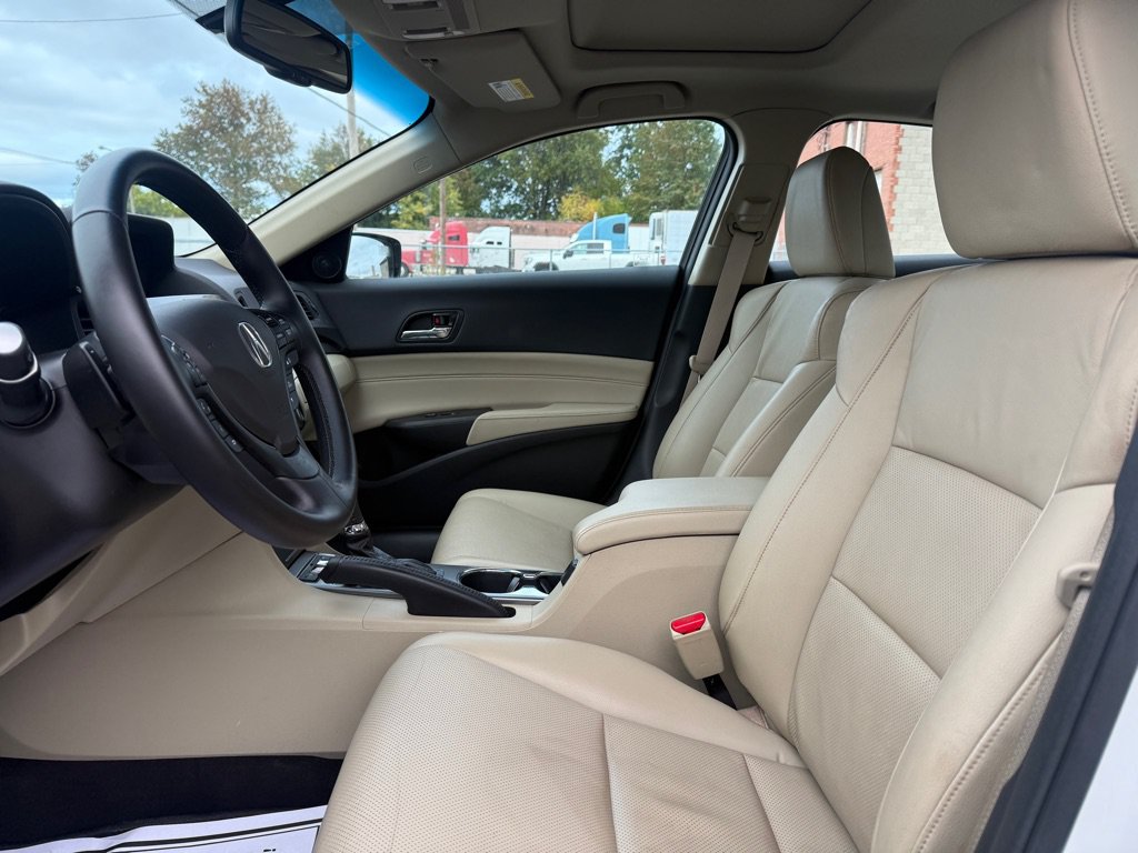 Used 2013 Acura ILX w/ Premium Package FWD image 8