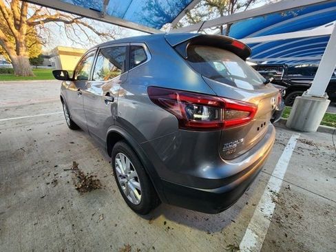 Used 2021 Nissan Rogue Sport S image 4
