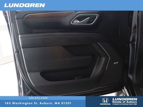 Used 2024 Chevrolet Tahoe High Country AWD/4WD image 9