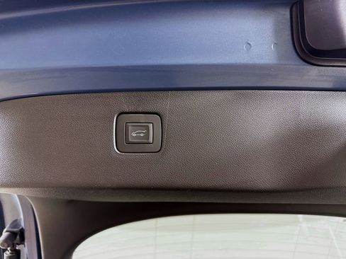 Used 2025 Buick Envista Preferred w/ Convenience I Package FWD image 36