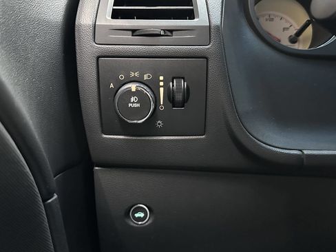 Used 2012 Dodge Challenger R/T image 23