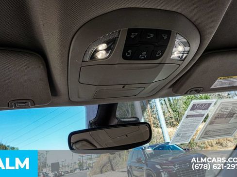 Used 2024 Chrysler Pacifica Touring-L FWD image 39