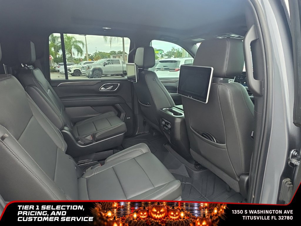 Used 2022 Chevrolet Suburban Z71 w/ Luxury Package AWD/4WD image 17