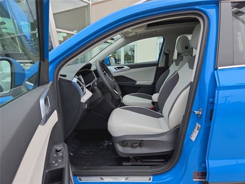 New 2026 Volkswagen Taos SE AWD/4WD image 11