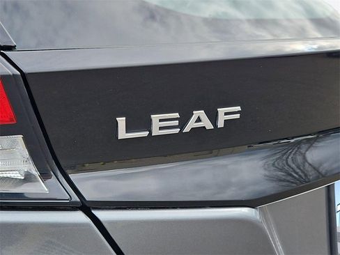 Used 2020 Nissan Leaf SV w/ Protection Package image 26