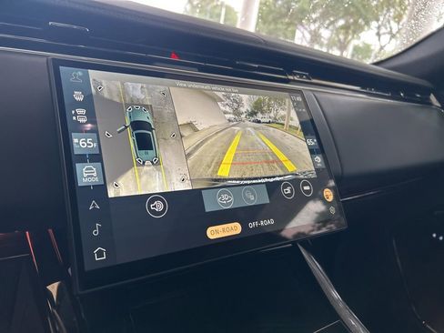 Used 2024 Land Rover Range Rover Sport Dynamic SE image 9