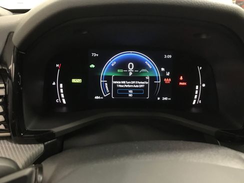 Used 2025 Toyota Camry SE AWD/4WD image 19