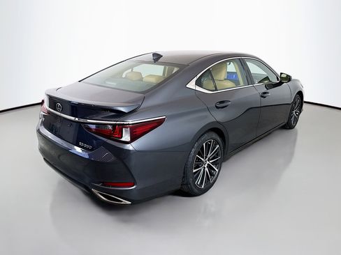 Certified 2023 Lexus ES 350 Luxury w/ Accessory Package (Z2) image 7