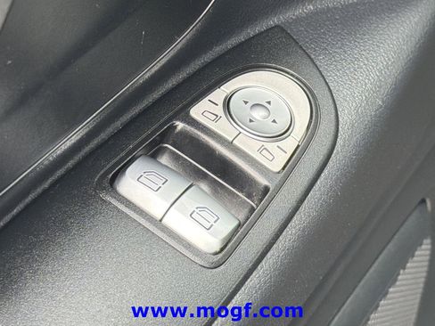 Used 2023 Mercedes-Benz Metris image 15