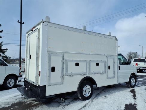 Used 2019 Chevrolet Express 3500 w/ Power Convenience Package image 5