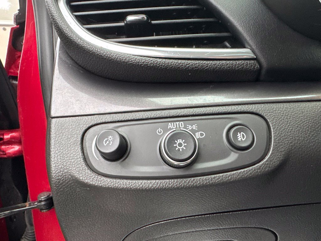 Used 2019 Buick Encore Sport Touring w/ Safety Package AWD/4WD image 13