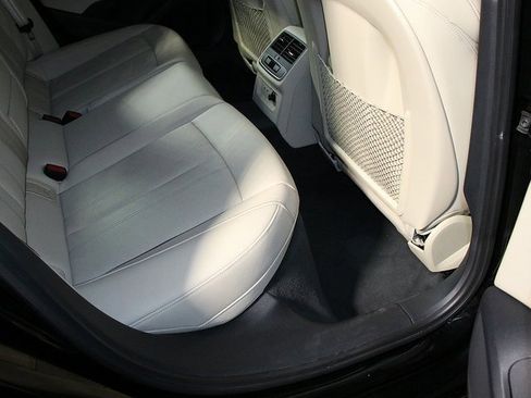 Used 2022 Audi A4 2.0T Premium Plus image 31