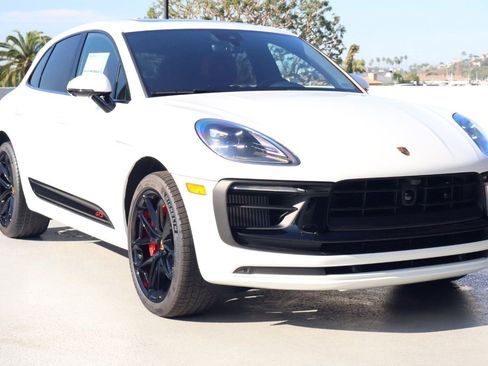 New 2026 Porsche Macan GTS image 7