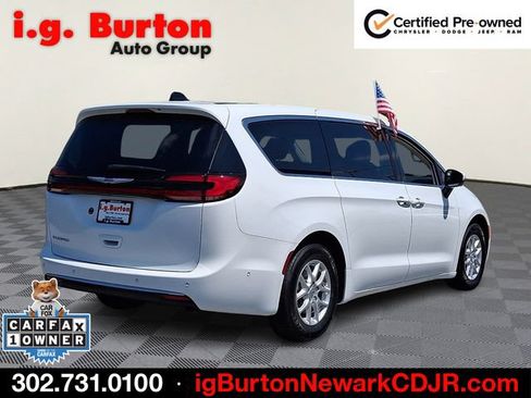Certified 2023 Chrysler Pacifica Touring-L FWD image 6