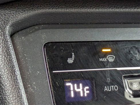 Used 2022 Volkswagen Tiguan SE R-Line image 24