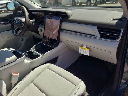 New 2026 GMC Terrain Denali w/ LPO, Black Badging Package image 30