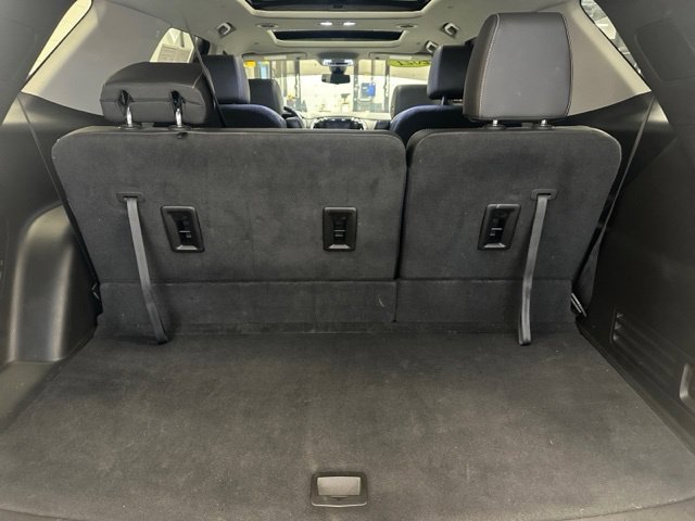 Used 2021 Chevrolet Traverse LT w/ LT Premium Package FWD image 17