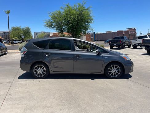 Used 2014 Toyota Prius V Five FWD image 2