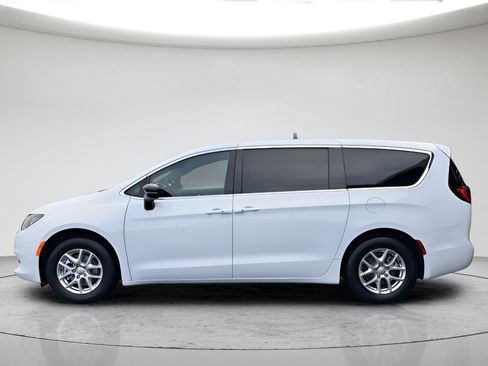 New 2026 Chrysler Voyager LX FWD image 6
