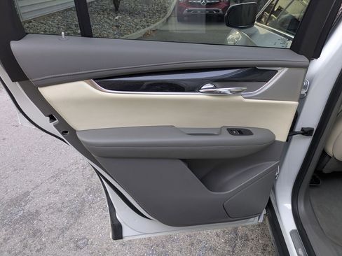 Used 2023 Cadillac XT6 Premium Luxury image 30