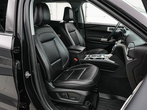 Certified 2023 Ford Explorer XLT w/ Equipment Group 202A image 22