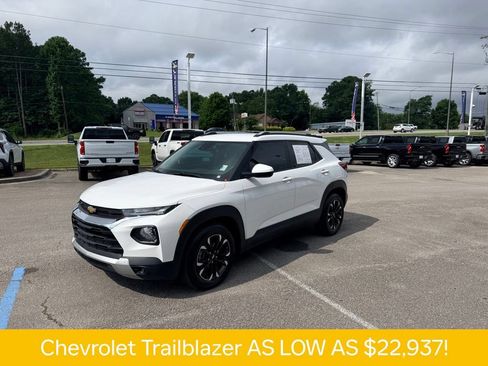 Used 2023 Chevrolet TrailBlazer LT FWD image 2