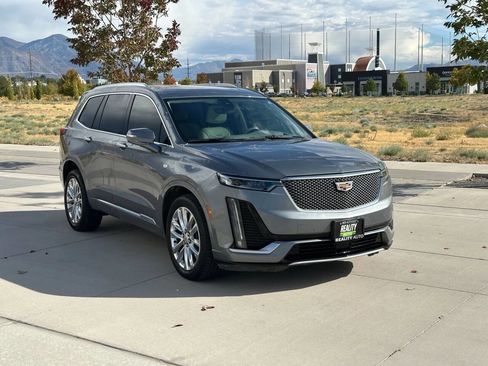 Used 2020 Cadillac XT6 Premium Luxury image 3