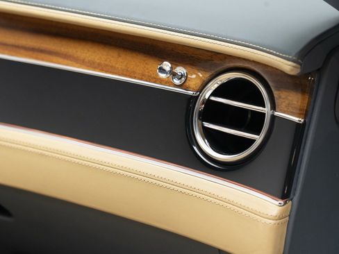 Used 2020 Bentley Continental GT image 44