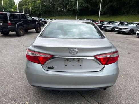 Used 2015 Toyota Camry LE FWD image 10