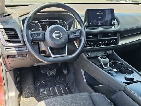 Used 2023 Nissan Rogue SV AWD/4WD image 17