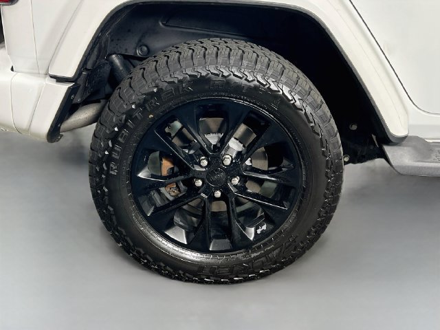Used 2020 Jeep Wrangler Unlimited Sahara AWD/4WD image 36