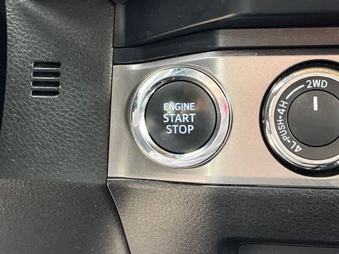 Used 2023 Toyota Tacoma SR5 AWD/4WD image 22