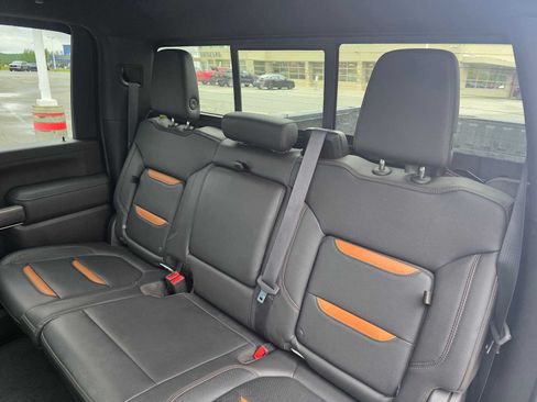 Used 2020 GMC Sierra 2500 AT4 w/ AT4 Premium Package AWD/4WD image 17