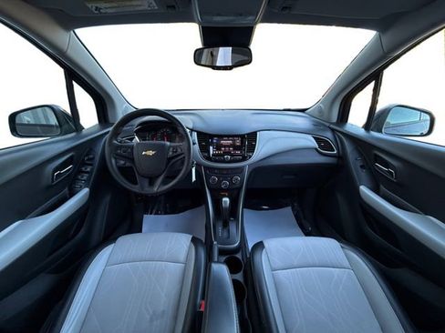 Used 2021 Chevrolet Trax LT image 29