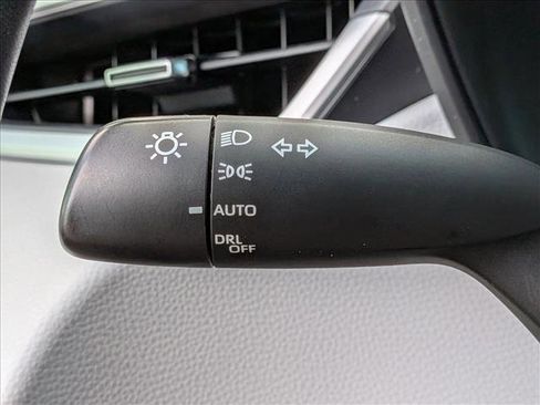 Used 2022 Toyota Corolla SE w/ SE Premium Package FWD image 10