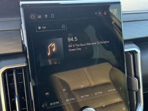 Used 2024 GMC Acadia Elevation image 19