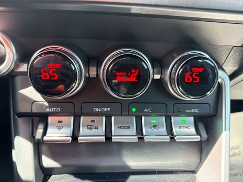 Used 2024 Toyota GR86 Premium image 16