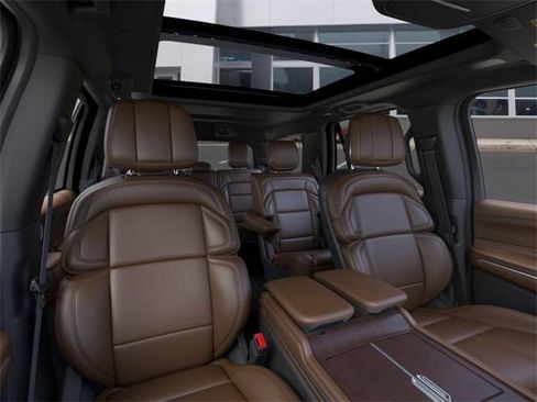 New 2025 Lincoln Navigator Reserve image 10