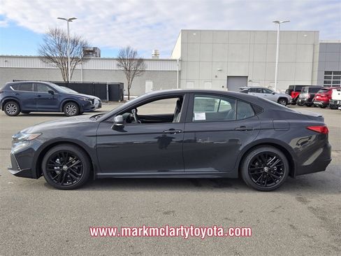 New 2026 Toyota Camry SE image 4