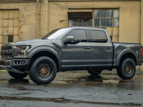 Used 2017 Ford F150 Raptor w/ Equipment Group 802A Luxury image 6