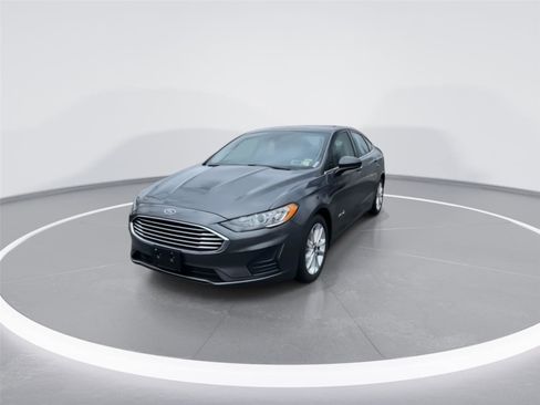 Used 2019 Ford Fusion SE image 4