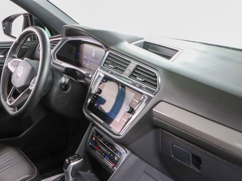 Used 2023 Volkswagen Tiguan SE R-Line image 27
