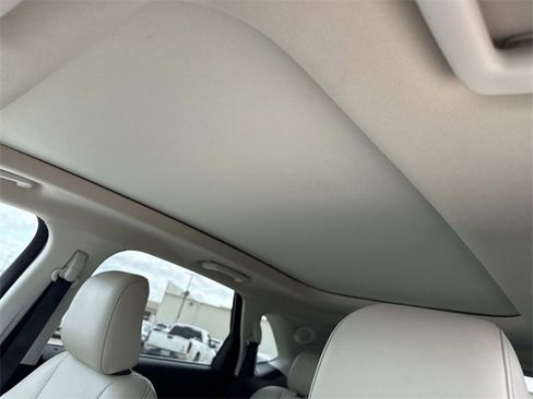 Used 2020 Ford Edge Titanium image 26