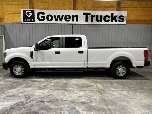 Used 2019 Ford F250 XL w/ Camper Package RWD image 2